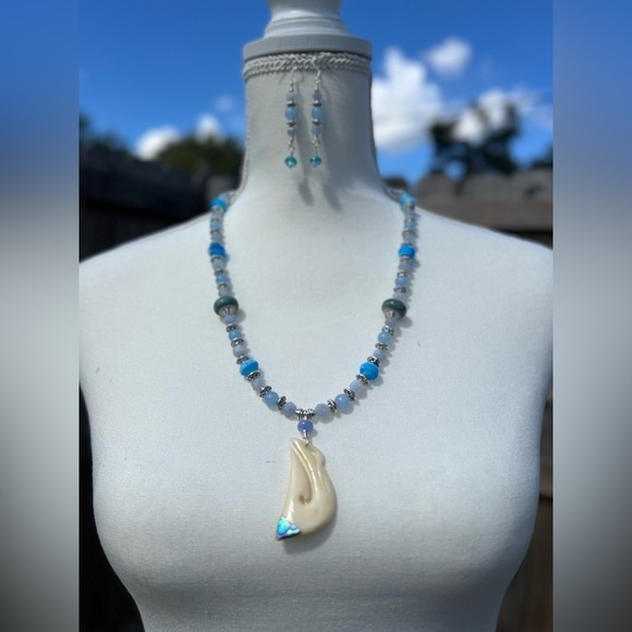 Aquamarine, Vintage Glass, Vintage Māori Hook and Silver Necklace Set - Picture 9 of 12